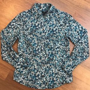 3/$30 Ann Taylor Printed Floral blouse Size 6 NWOT